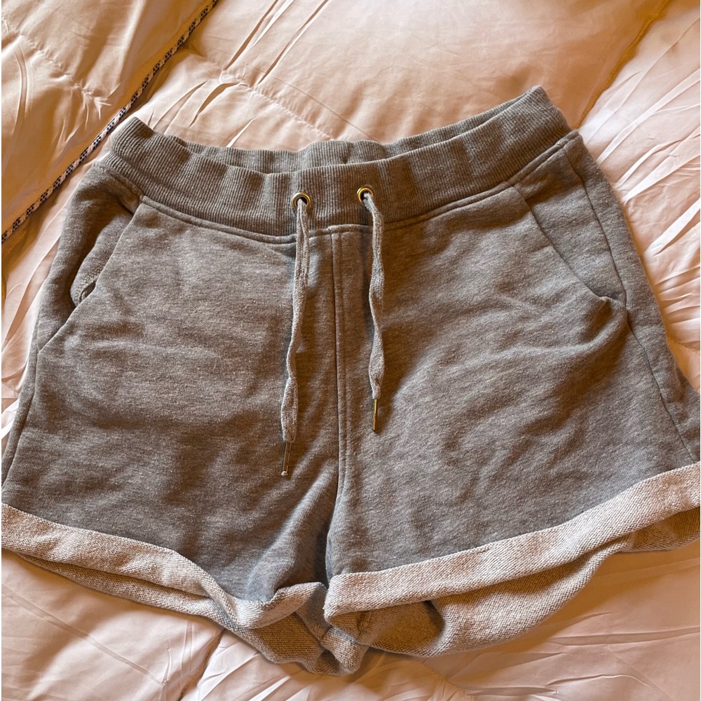 Grey sweatshorts